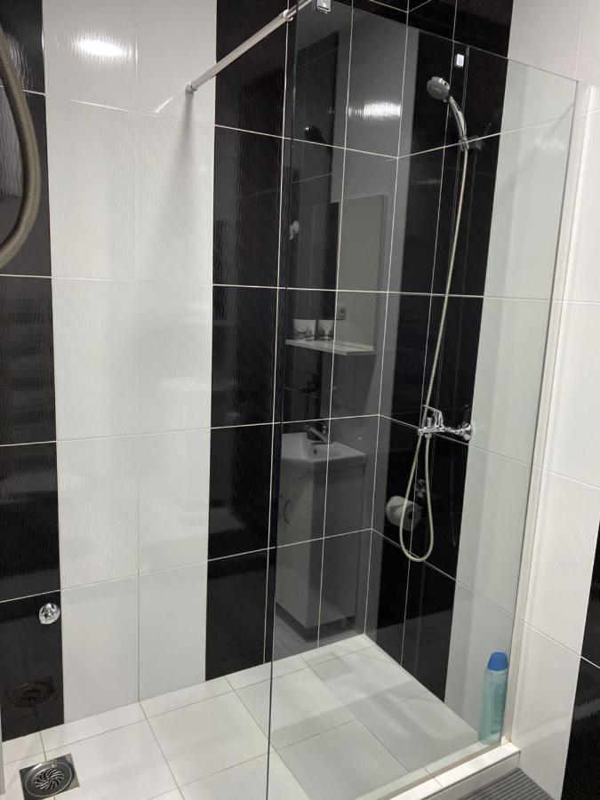 Lotus House Apartment Zrenjanin Luaran gambar