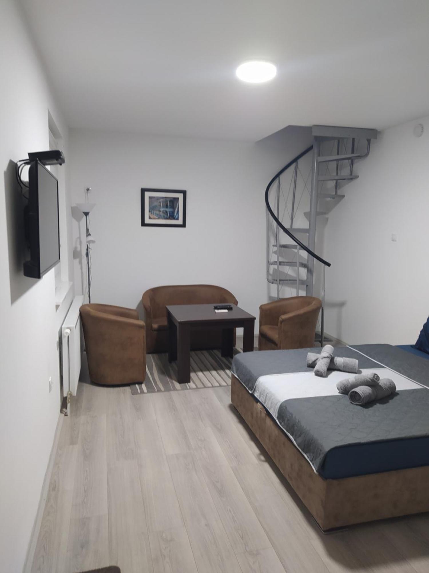 Lotus House Apartment Zrenjanin Luaran gambar