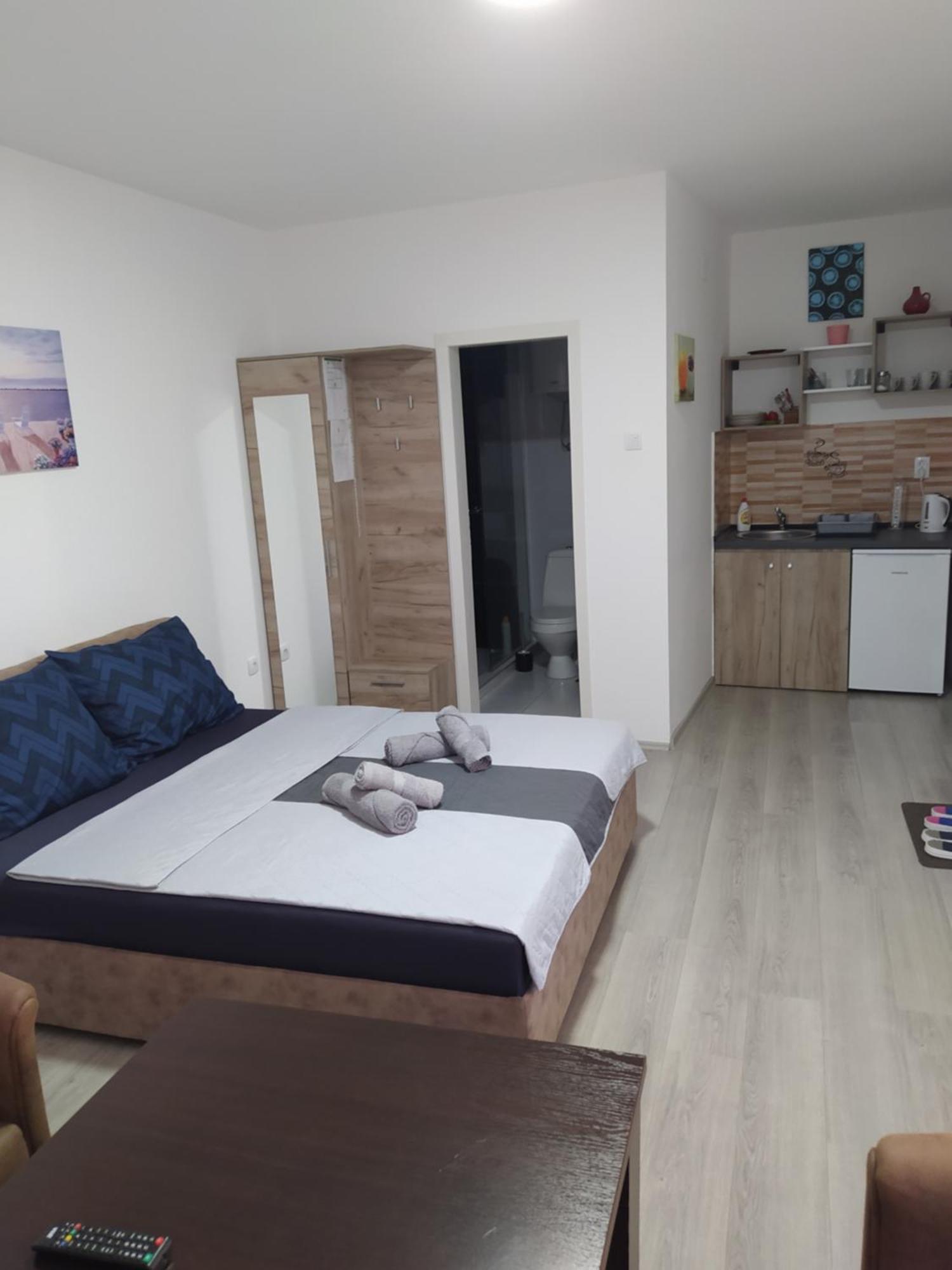 Lotus House Apartment Zrenjanin Luaran gambar