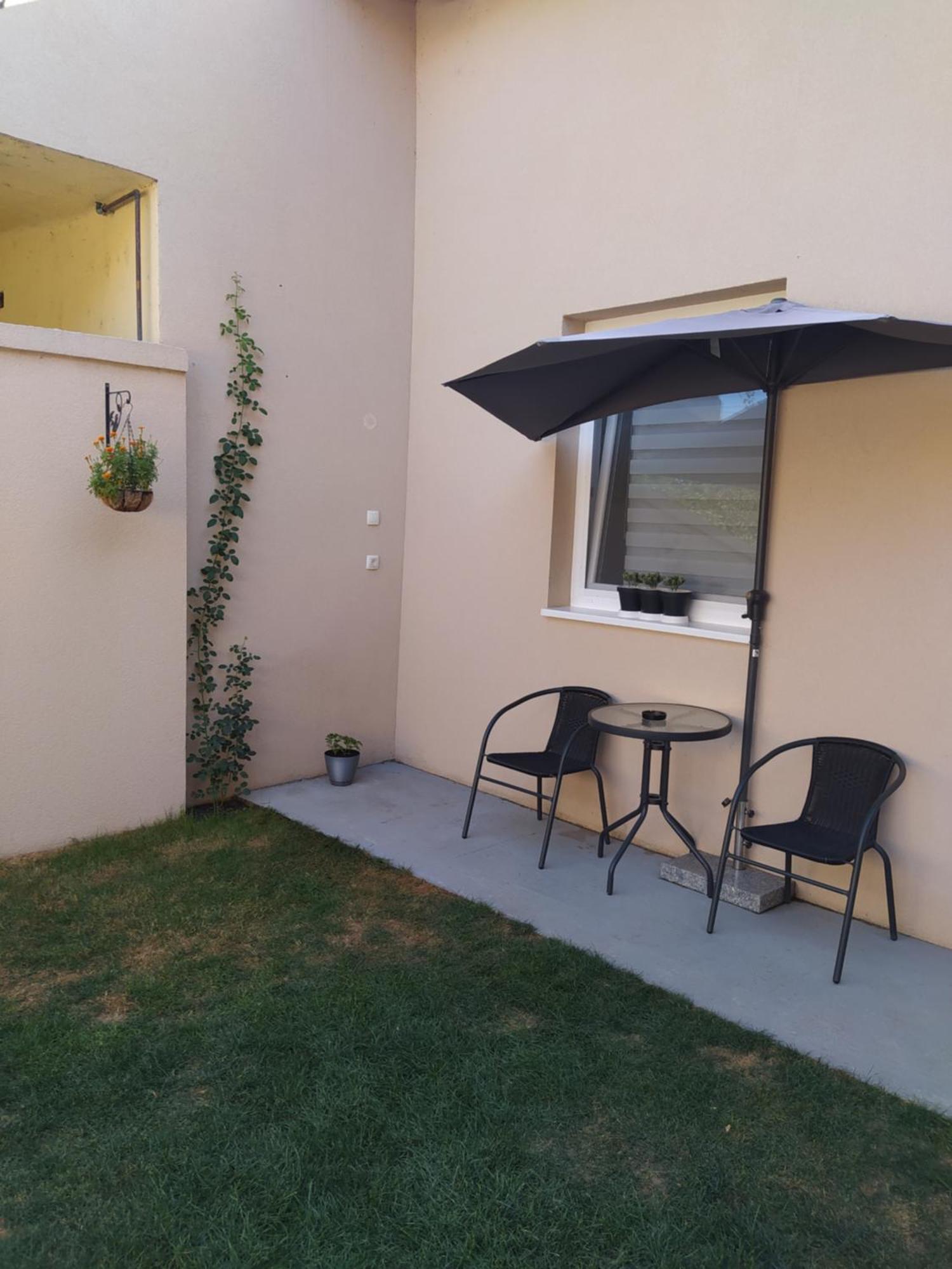 Lotus House Apartment Zrenjanin Luaran gambar